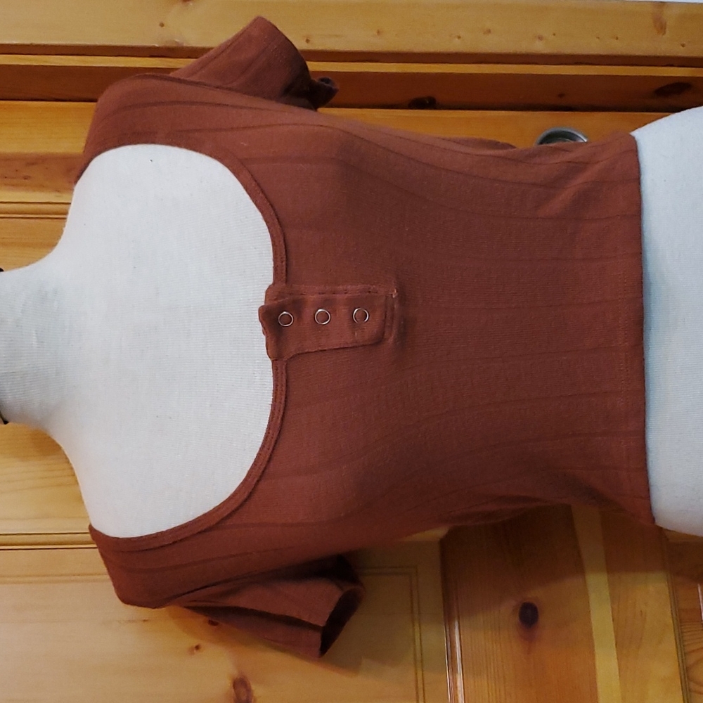 Forever 21 Crop Top (Brown, Size Medium) never worn!